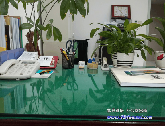 南京钢化玻璃桌垫,南京办公桌玻璃桌垫